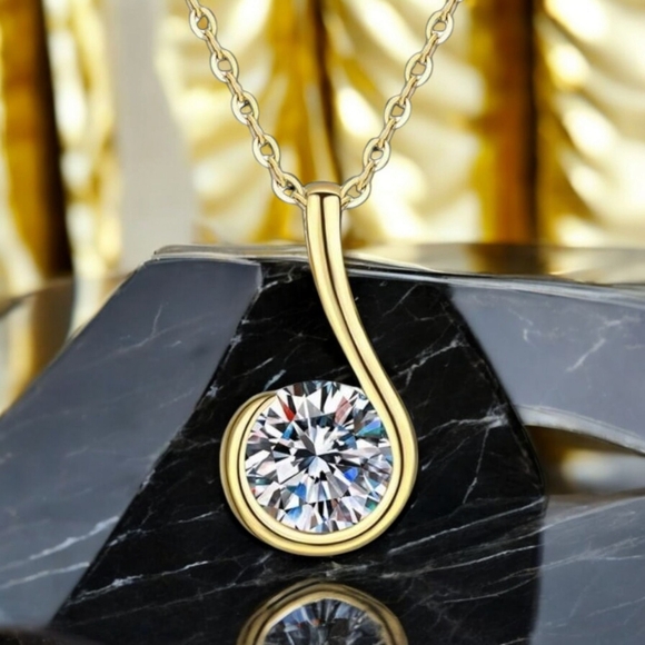 Certified Elegant Musical Note Gold Pendant Necklace
